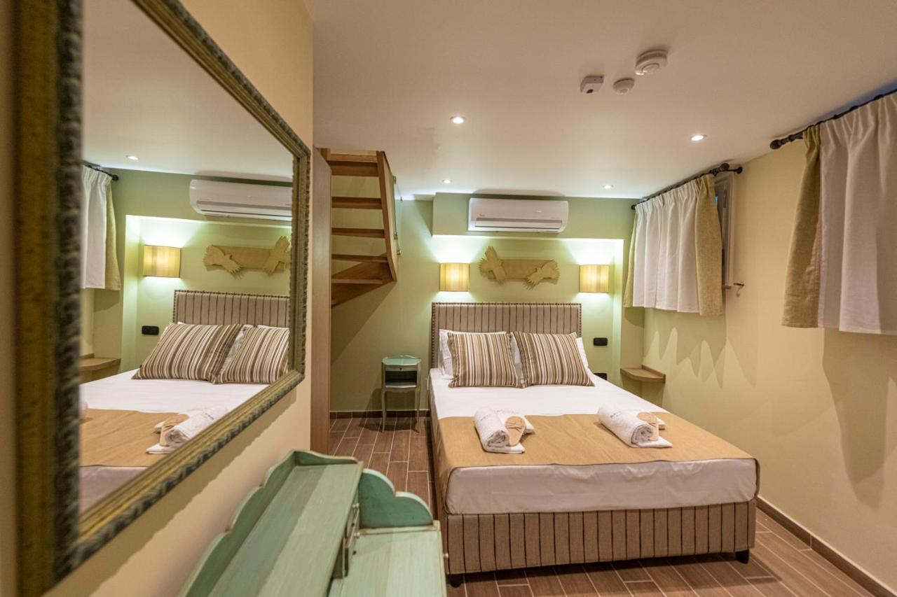 Ipelhome - Plaka Boutique Apartments Athena Bagian luar foto