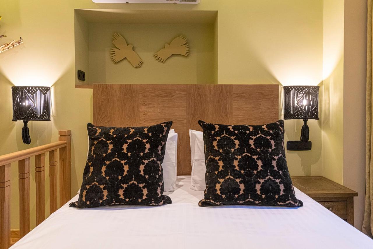 Ipelhome - Plaka Boutique Apartments Athena Bagian luar foto
