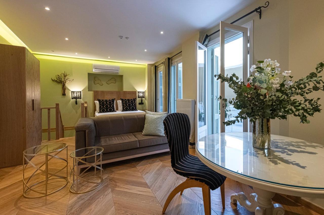 Ipelhome - Plaka Boutique Apartments Athena Bagian luar foto