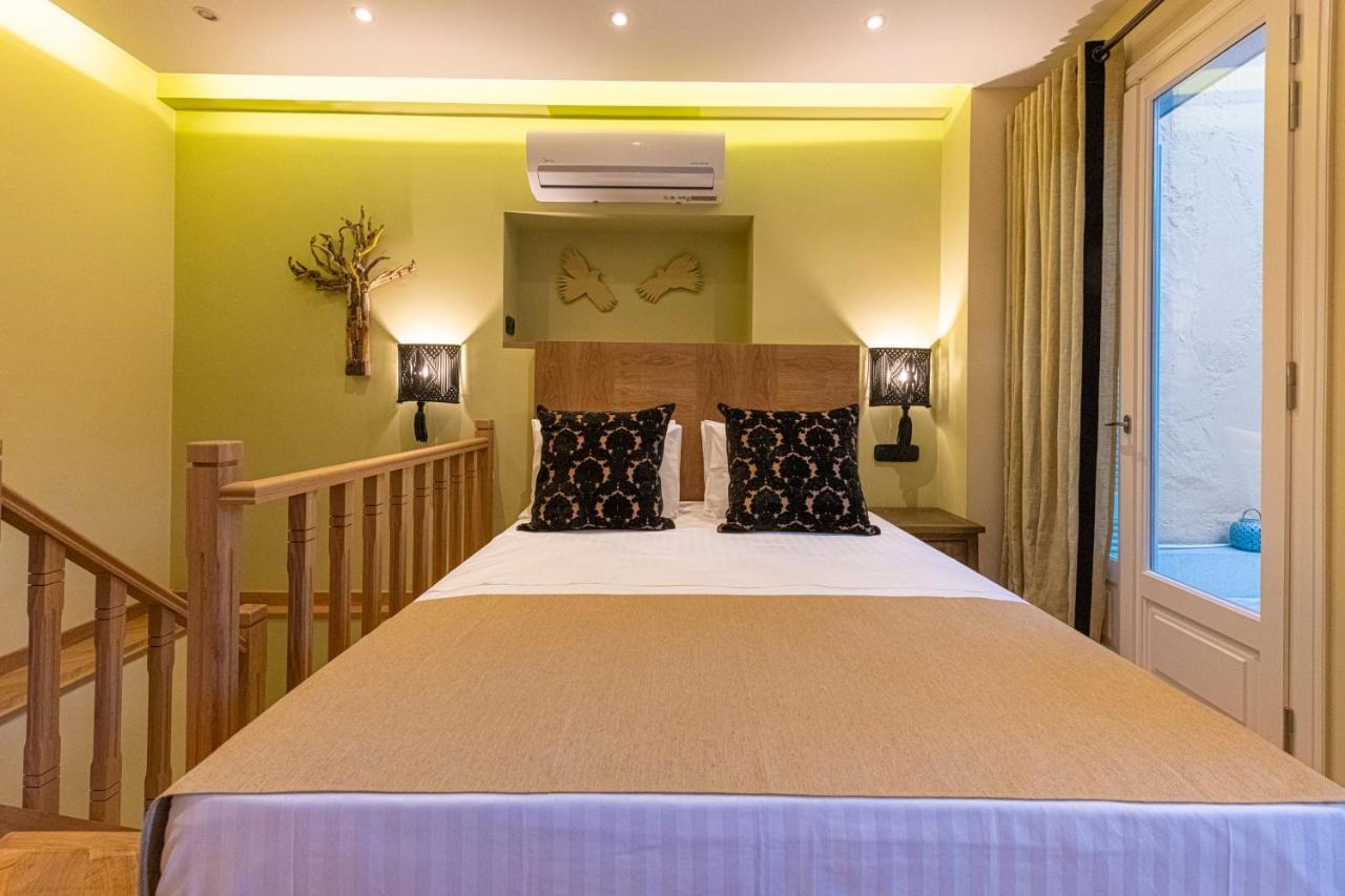 Ipelhome - Plaka Boutique Apartments Athena Bagian luar foto