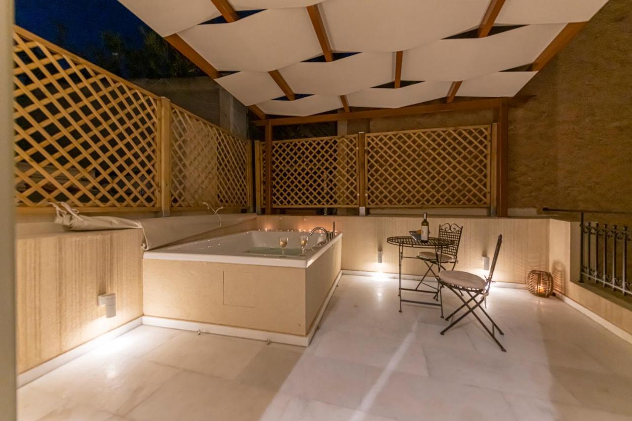 Ipelhome - Plaka Boutique Apartments Athena Bagian luar foto