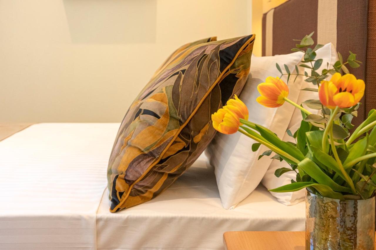 Ipelhome - Plaka Boutique Apartments Athena Bagian luar foto