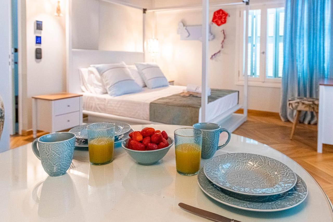 Ipelhome - Plaka Boutique Apartments Athena Bagian luar foto