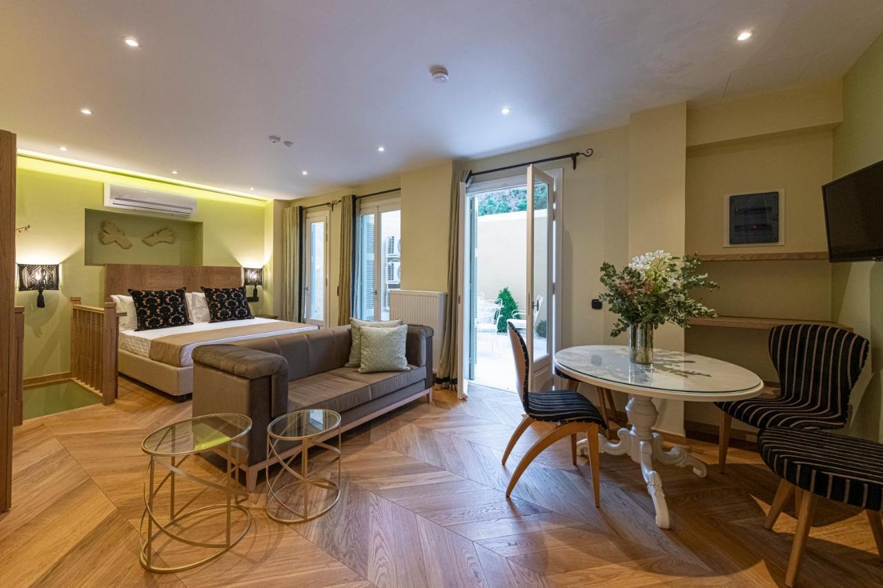 Ipelhome - Plaka Boutique Apartments Athena Bagian luar foto