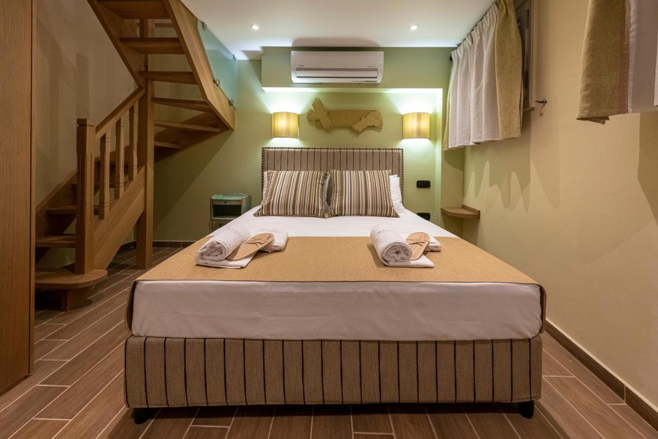 Ipelhome - Plaka Boutique Apartments Athena Bagian luar foto