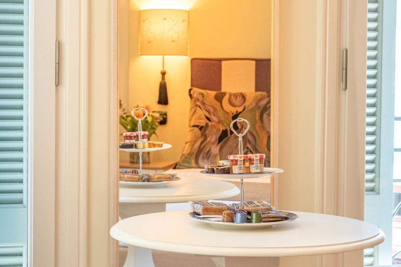 Ipelhome - Plaka Boutique Apartments Athena Bagian luar foto