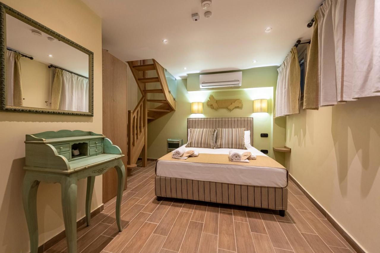 Ipelhome - Plaka Boutique Apartments Athena Bagian luar foto