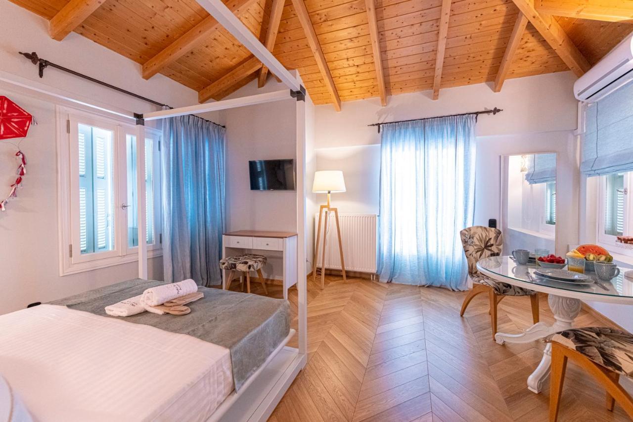 Ipelhome - Plaka Boutique Apartments Athena Bagian luar foto