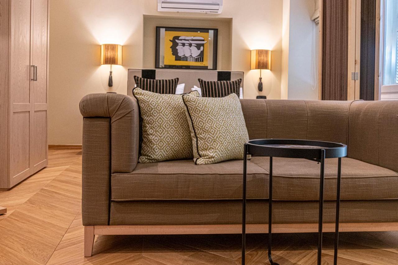 Ipelhome - Plaka Boutique Apartments Athena Bagian luar foto