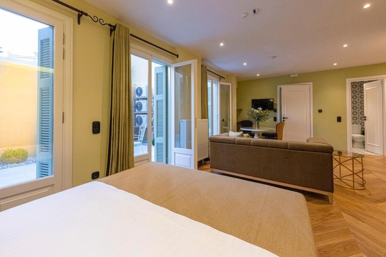 Ipelhome - Plaka Boutique Apartments Athena Bagian luar foto