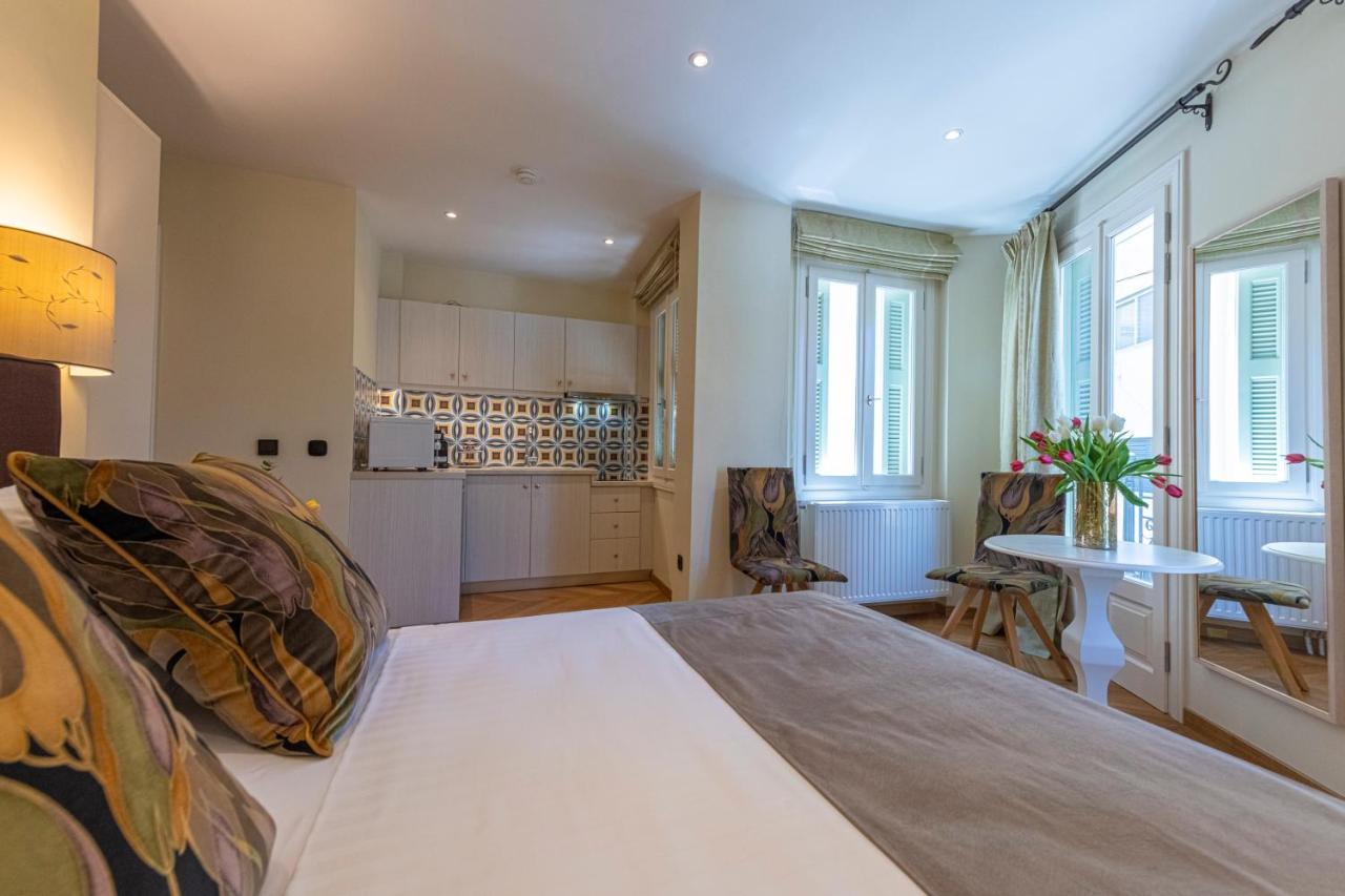 Ipelhome - Plaka Boutique Apartments Athena Bagian luar foto
