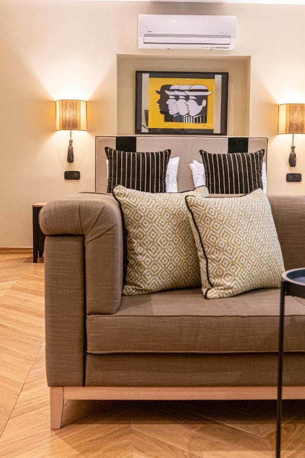 Ipelhome - Plaka Boutique Apartments Athena Bagian luar foto