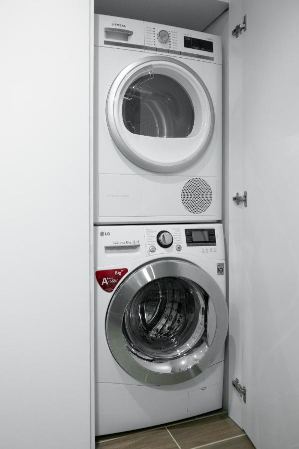 Ipelhome - Plaka Boutique Apartments Athena Bagian luar foto