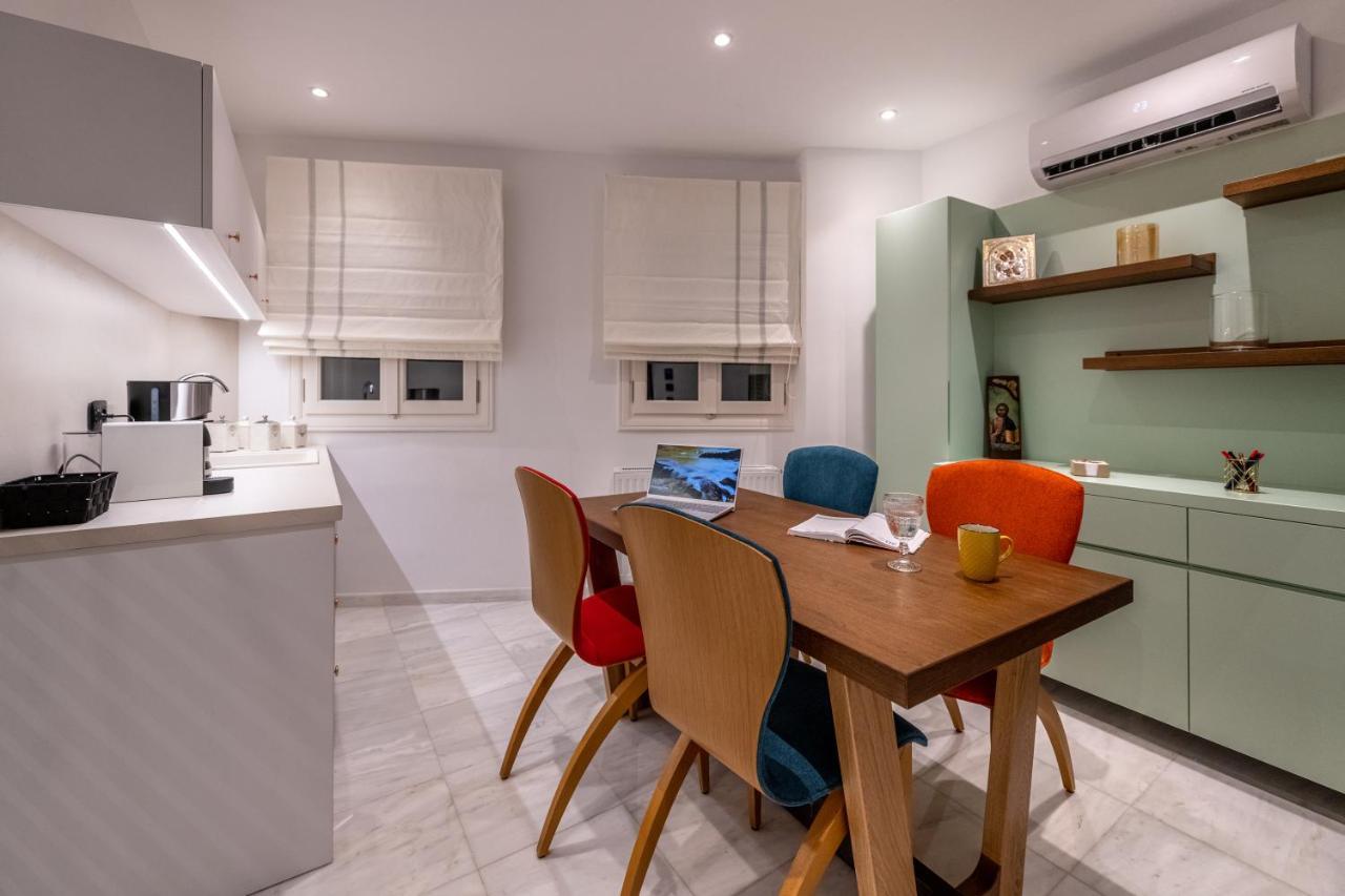 Ipelhome - Plaka Boutique Apartments Athena Bagian luar foto