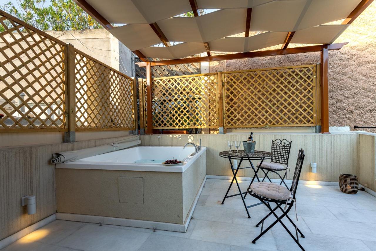Ipelhome - Plaka Boutique Apartments Athena Bagian luar foto